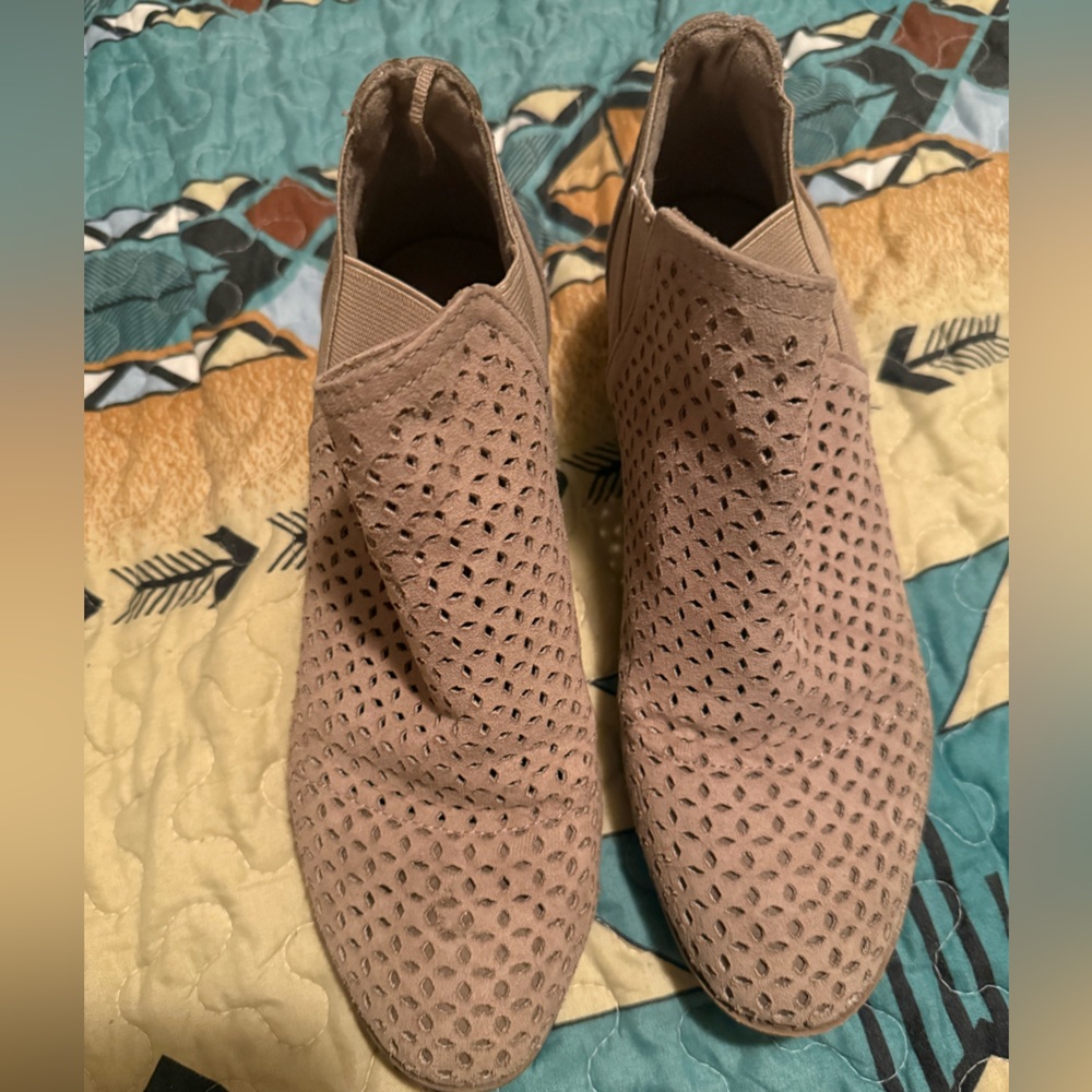 Makalu Beige Slip-On Shoes
